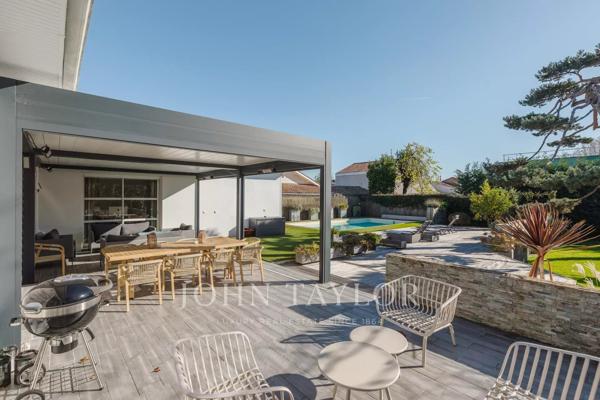LE BOUSCAT - MAISON DE PLAIN-PIED - DEPENDANCE - JARDIN - PISCINE - JOHN TAYLOR
