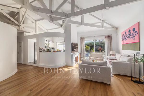 LE BOUSCAT - MAISON DE PLAIN-PIED - DEPENDANCE - JARDIN - PISCINE - JOHN TAYLOR