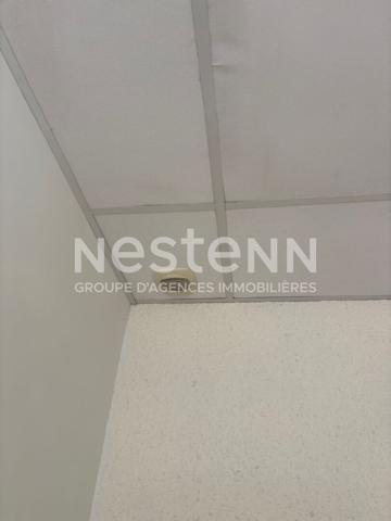 Location local commercial 61 m² ? Pied d'immeuble ? Rue passante ? Proche port et parkings