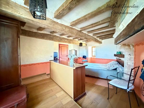 Maison de charme rénovée – 3/4 chambres – Bureau indépendant – Terrain clos – Le Lude