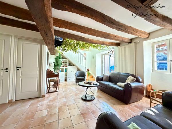 Maison de charme rénovée – 3/4 chambres – Bureau indépendant – Terrain clos – Le Lude