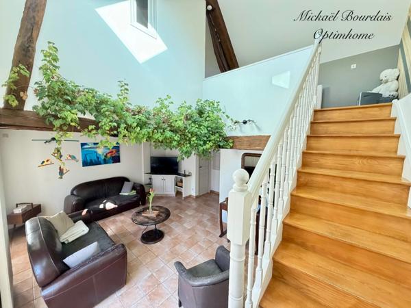 Maison de charme rénovée – 3/4 chambres – Bureau indépendant – Terrain clos – Le Lude