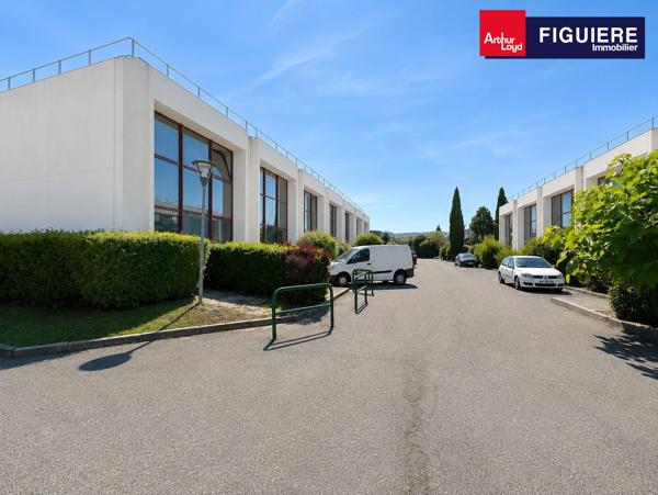 Bureaux à louer en très bon état avec entrée indépendante