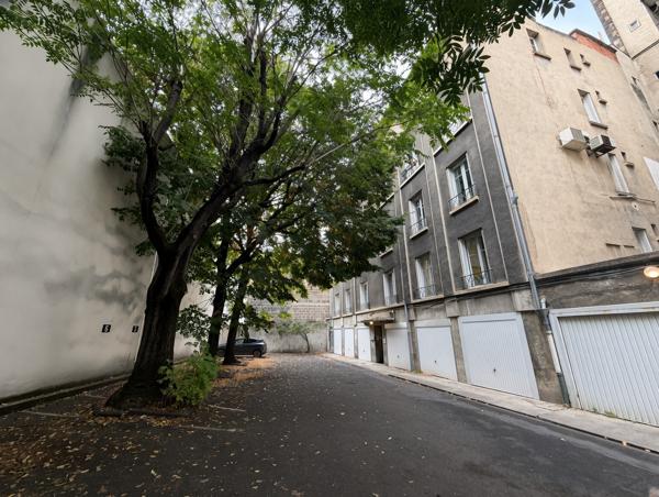 PLACE DE JAUDE – T3 61 m² – FORT POTENTIEL AVEC PARKING