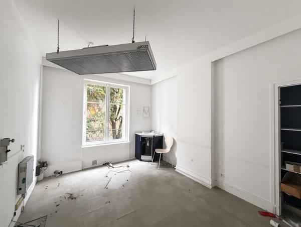 PLACE DE JAUDE – T3 61 m² – FORT POTENTIEL AVEC PARKING
