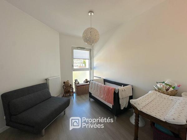 Appartement 4 pièces 80 m2 avec terrasse, parking et cave