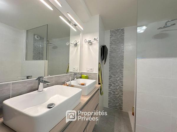 Appartement 4 pièces 80 m2 avec terrasse, parking et cave