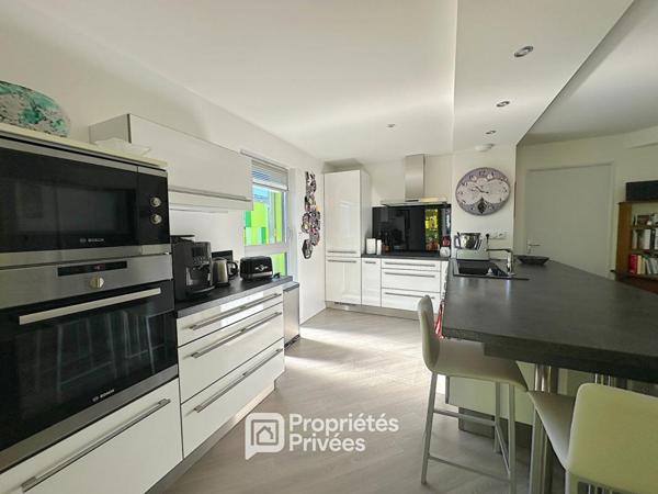 Appartement 4 pièces 80 m2 avec terrasse, parking et cave