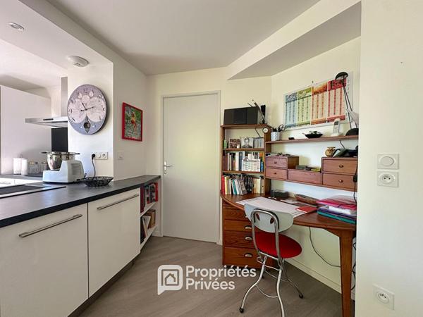 Appartement 4 pièces 80 m2 avec terrasse, parking et cave