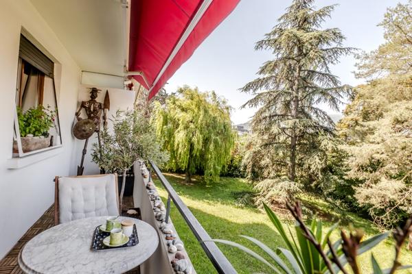 APPARTEMENT TRAVERSANT 77 m², 2 CHAMBRES, VUE PARC & JURA, ANNEMASSE