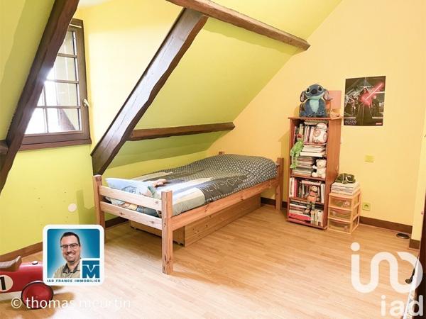 Maison traditionnelle 5 pièces de 124 m² à Chartres (28000)