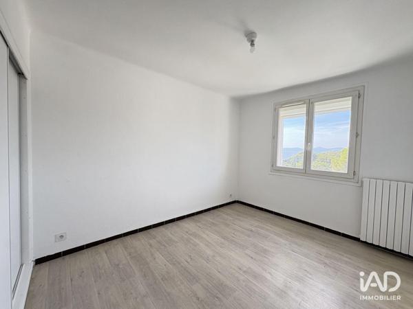 Location appartement 4 pièces 74 m² Saint-Raphaël