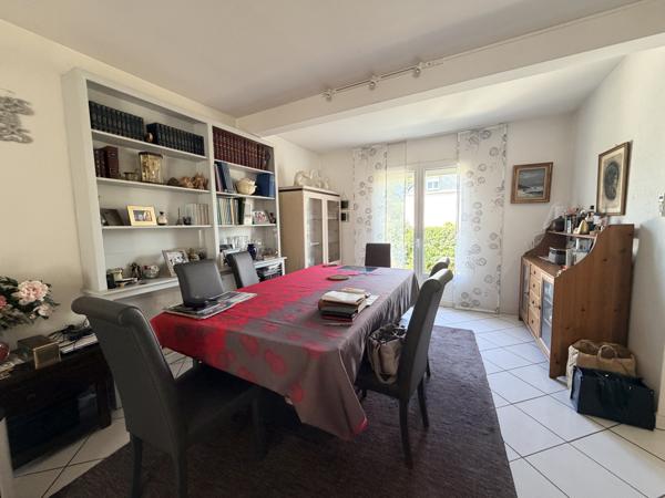 MAISON TRADITIONNELLE CLIMATISEE 128 m² - Vie de plain pied - Environnement paisible