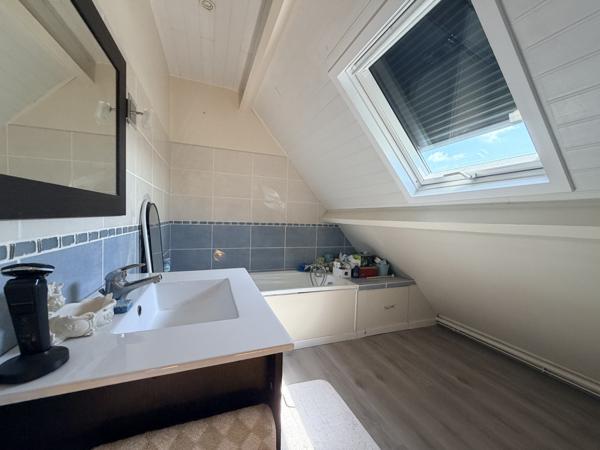 MAISON TRADITIONNELLE CLIMATISEE 128 m² - Vie de plain pied - Environnement paisible