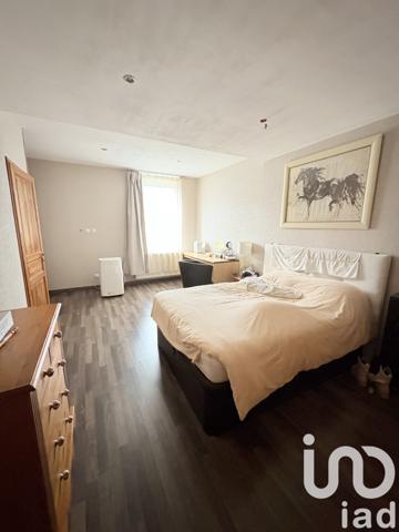 Maison à vendre 6 pièces 187 m² Saint-Amand-les-Eaux