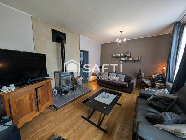 Maison familiale bellement restaurée des années 40 avec un grand jardin à deux minutes du centre ville