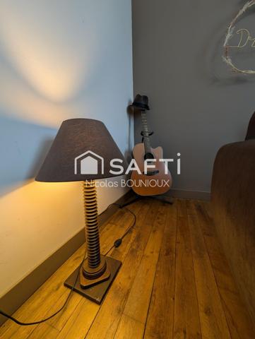 Maison familiale bellement restaurée des années 40 avec un grand jardin à deux minutes du centre ville