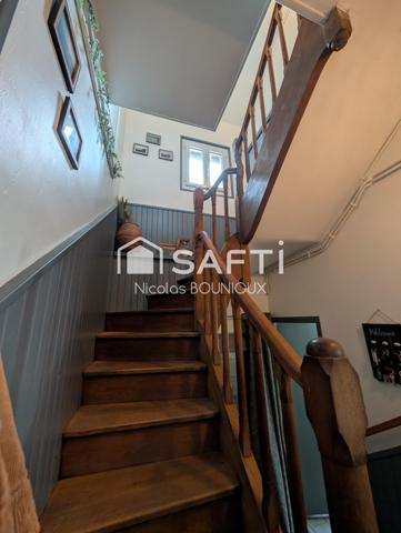 Maison familiale bellement restaurée des années 40 avec un grand jardin à deux minutes du centre ville