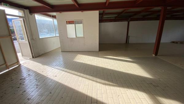 Local commercial Sisteron 130.20 m2