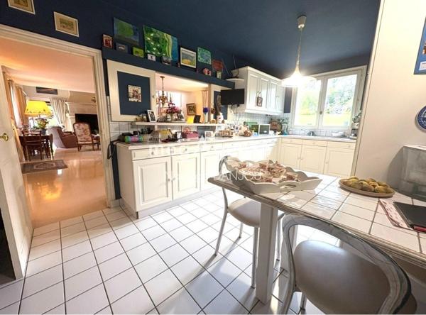 Maison à SOULEUVRE EN BOCAGE, 14350 - 8 pièces 200m²
