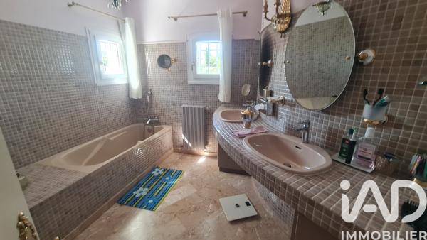 Maison à vendre 5 pièces 164 m² Alès