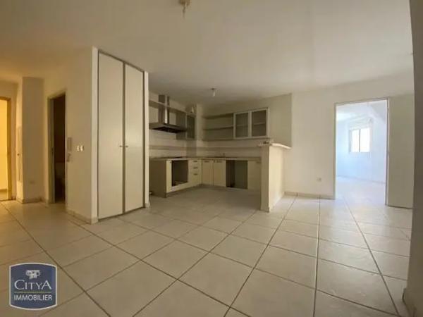 Appartement à louer 3 pièces 54.11m² Sainte-Marie (97438)