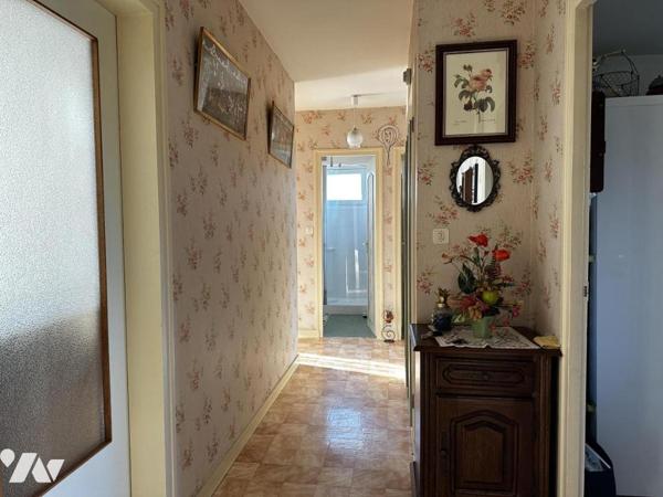 AGREABLE APPARTEMENT DE 91 m² DANS RESIDENCE PROCHE GARE ET COMMERCES