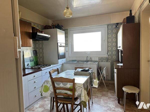 AGREABLE APPARTEMENT DE 91 m² DANS RESIDENCE PROCHE GARE ET COMMERCES
