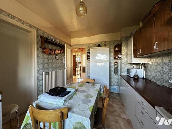 AGREABLE APPARTEMENT DE 91 m² DANS RESIDENCE PROCHE GARE ET COMMERCES