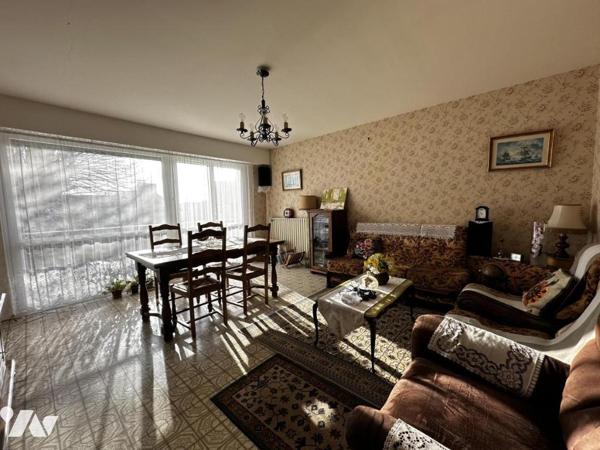 AGREABLE APPARTEMENT DE 91 m² DANS RESIDENCE PROCHE GARE ET COMMERCES