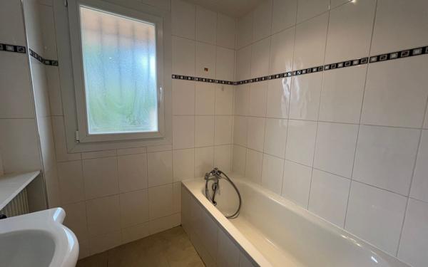 Appartement à vendre    4 pièces • 67,33 m2 Marseille 13