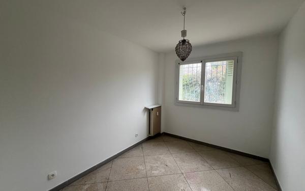 Appartement à vendre    4 pièces • 67,33 m2 Marseille 13