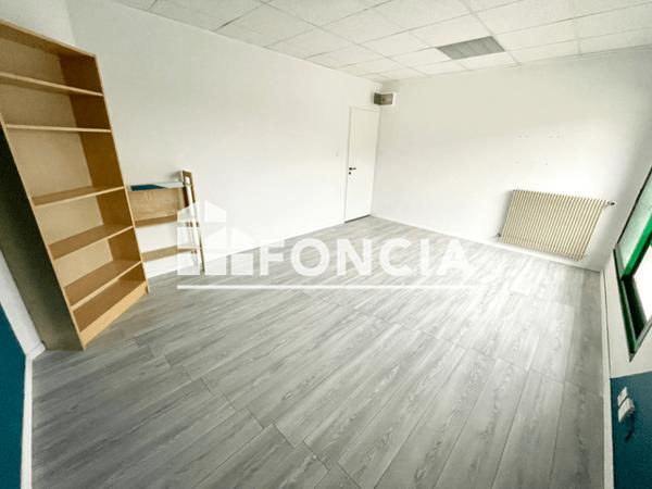 Location Local commercial 1 pièce 20 m² - 147 RUE DU MONT ROND Saint Genis Pouilly 01630