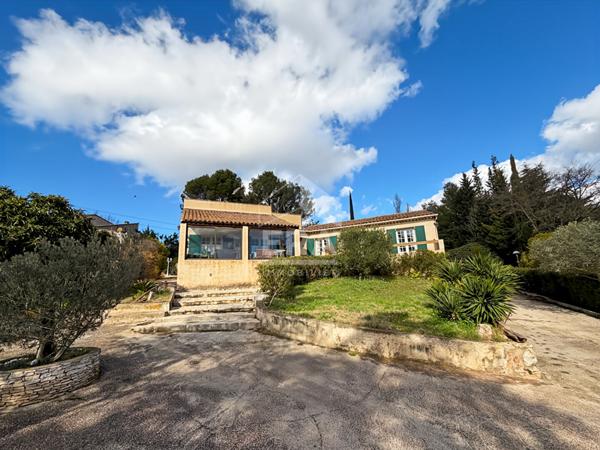 LES PENNES MIRABEAU - EXCLUSIVITE - Maison T5 de 171m2 sur 2067m2 de terrain piscine garage