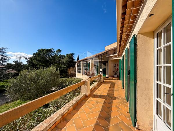 LES PENNES MIRABEAU - EXCLUSIVITE - Maison T5 de 171m2 sur 2067m2 de terrain piscine garage