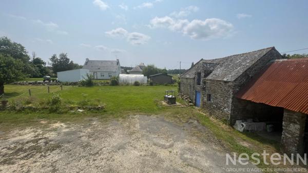 À vendre, longère en pierre à Ploemel, proche du bourg
