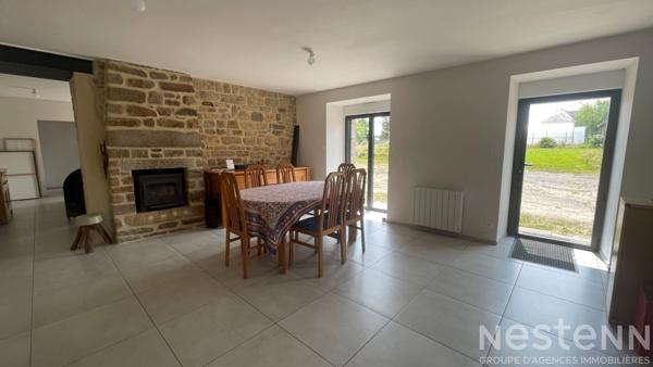 À vendre, longère en pierre à Ploemel, proche du bourg