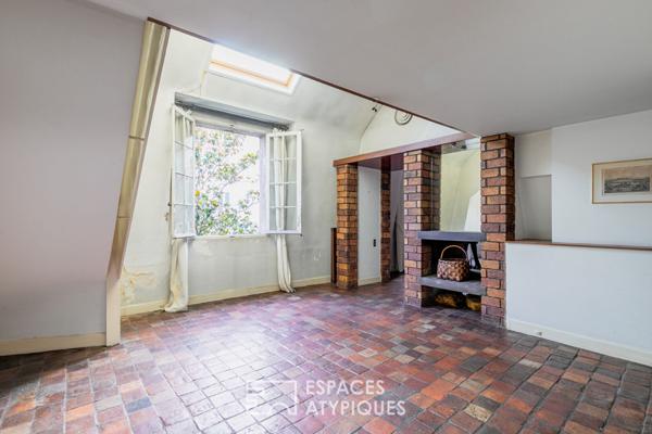 Appartement avec terrasse à réinventer au coeur du marais historique