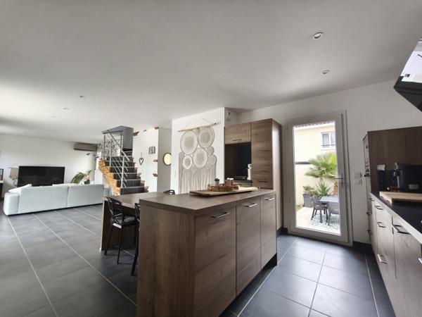 Saussan (34570) Villa de 2021 de 95m2 sur 272m2 de terrrain avec pisicne