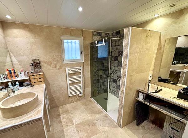 Villa  145 m2 - 5 chambres