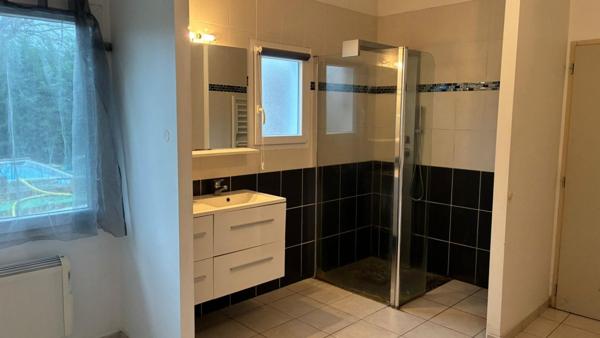 Maison dé plain pied et garage indépendant