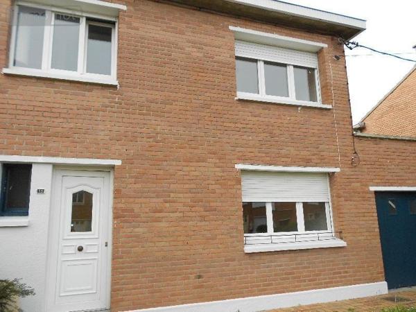 Maison à louer à Estaires dans le Nord (59940), ref : DLOC448