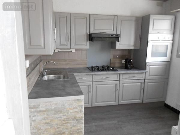 Maison à louer à Estaires dans le Nord (59940), ref : DLOC448