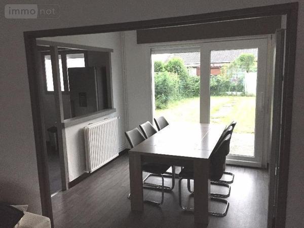 Maison à louer à Estaires dans le Nord (59940), ref : DLOC448