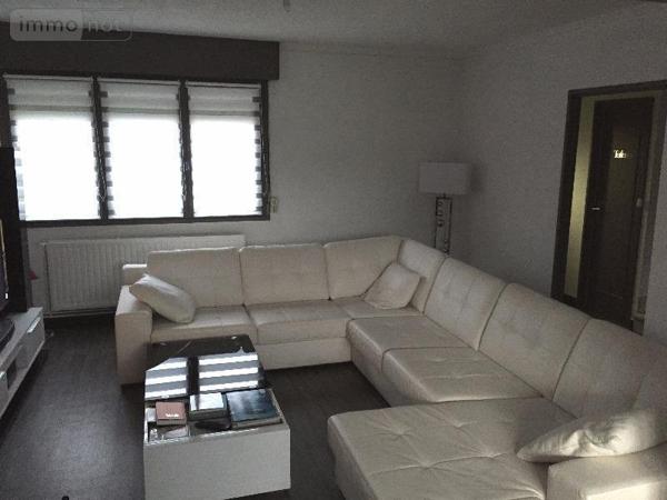 Maison à louer à Estaires dans le Nord (59940), ref : DLOC448