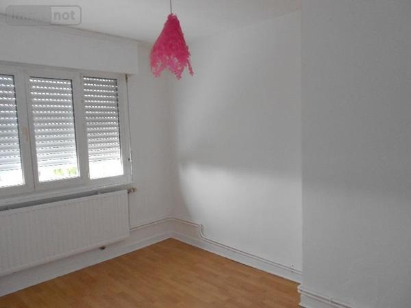 Maison à louer à Estaires dans le Nord (59940), ref : DLOC448