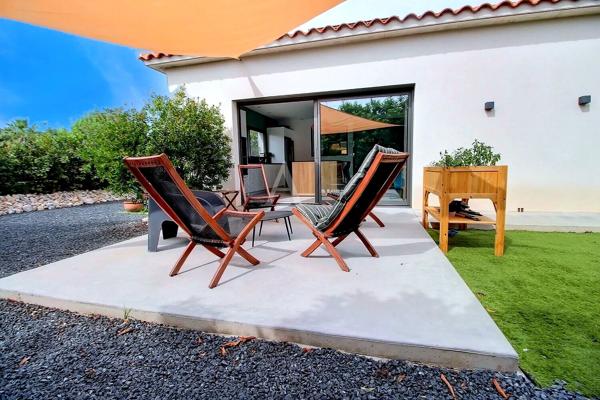 VILLA CONTEMPORAINE DE 150 M² DE TYPE F4 AVEC PISCINE SUR TERRAIN DE 530 M²