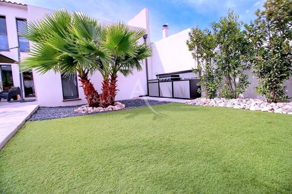 VILLA CONTEMPORAINE DE 150 M² DE TYPE F4 AVEC PISCINE SUR TERRAIN DE 530 M²