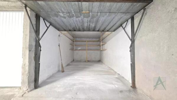 Parking / Box à louer à Jacob-Bellecombette (73000)