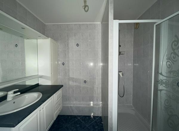 Appartement à vendre 5 pièces MEYZIEU (69)